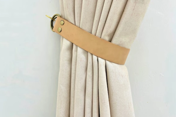 rivet onto curtains